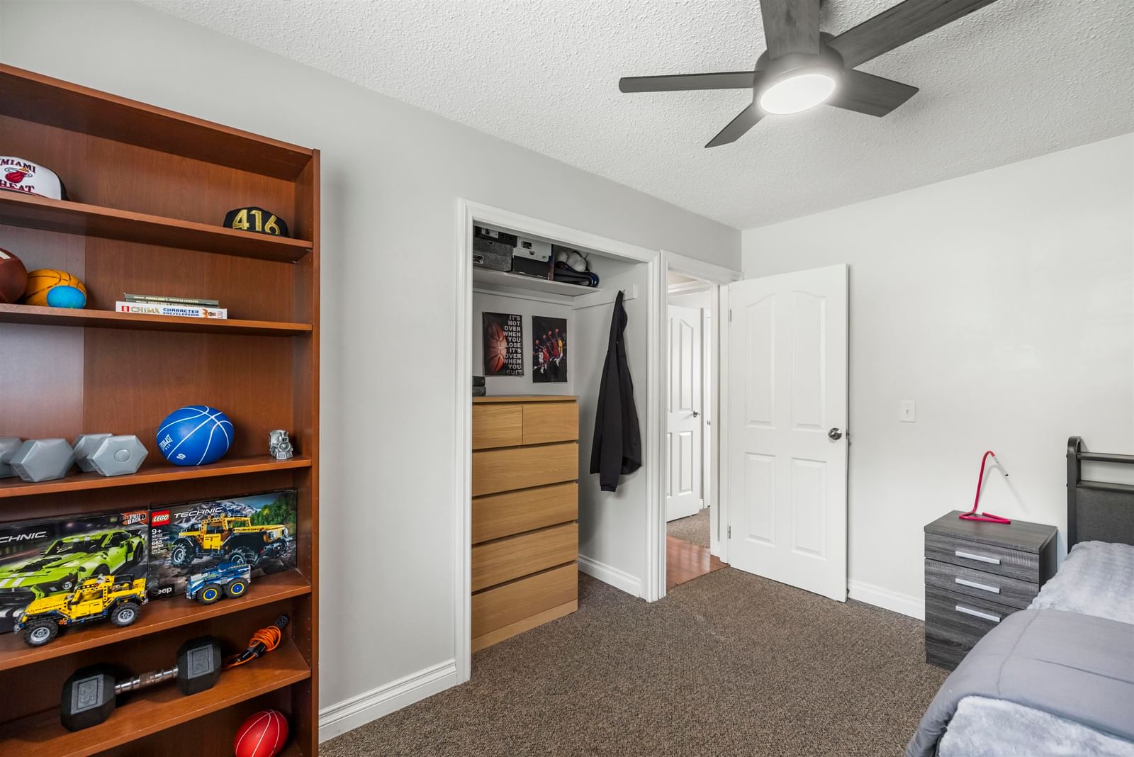 Listing Image 18