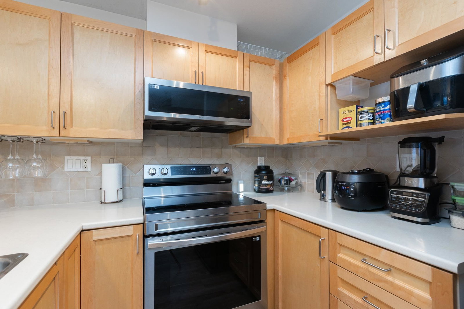 Listing Image 8