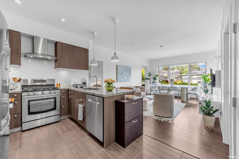 401 - 5688 Hastings Street