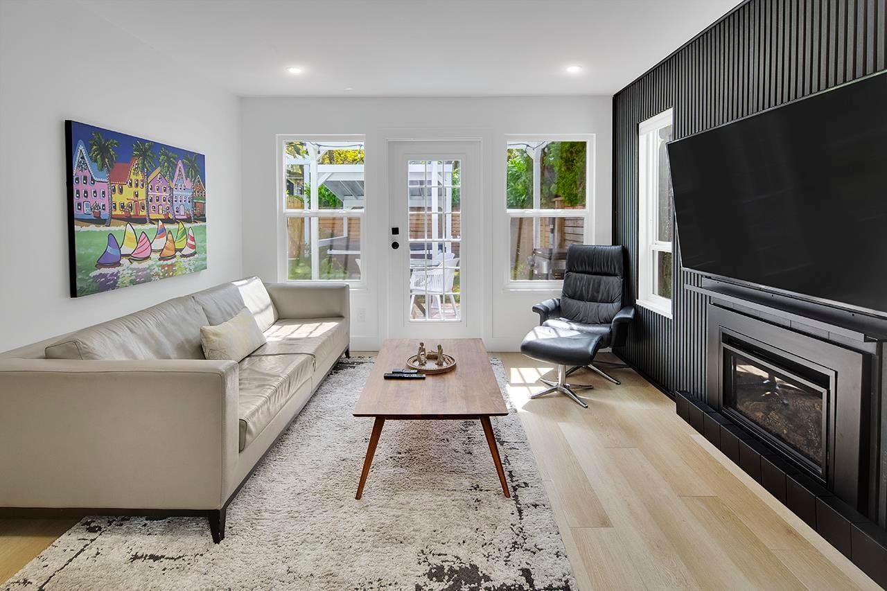 Listing Image 11