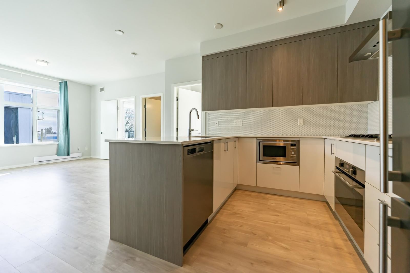 Listing Image 13