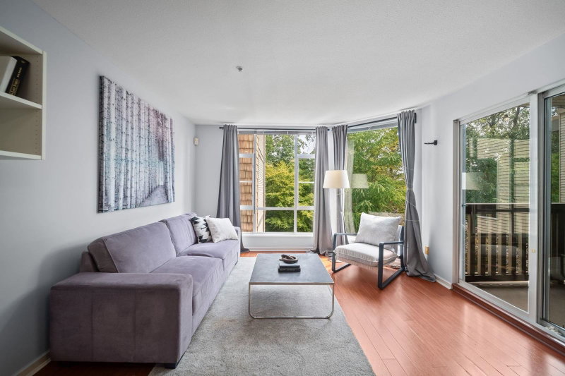 401 - 22233 River Road