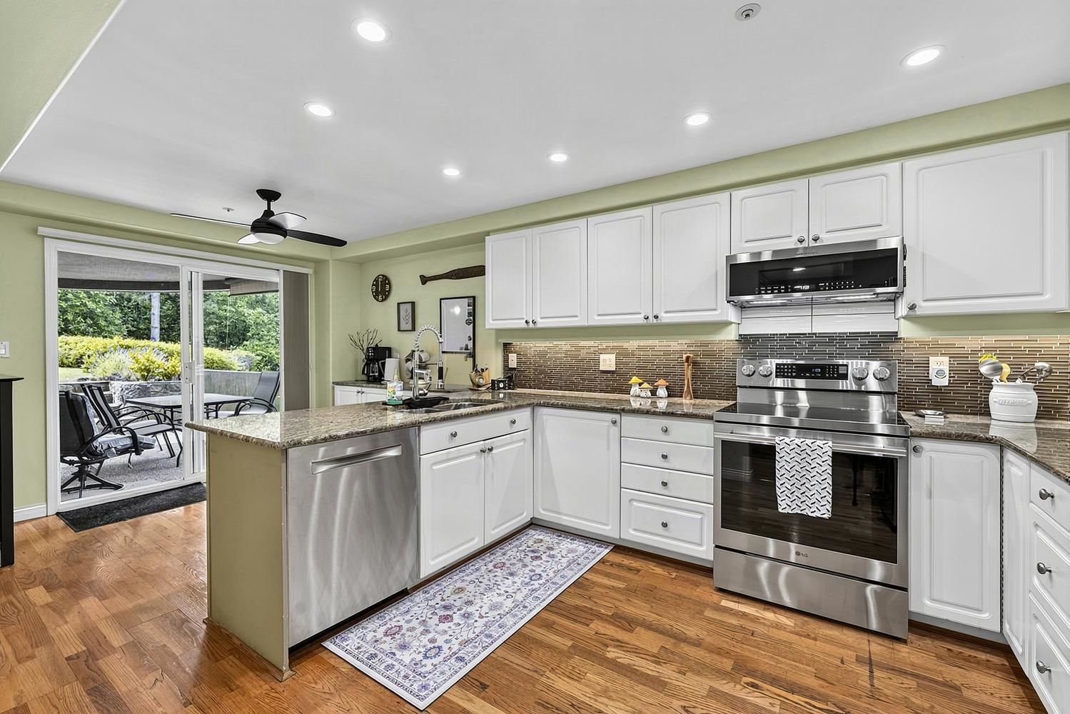 Listing Image 13