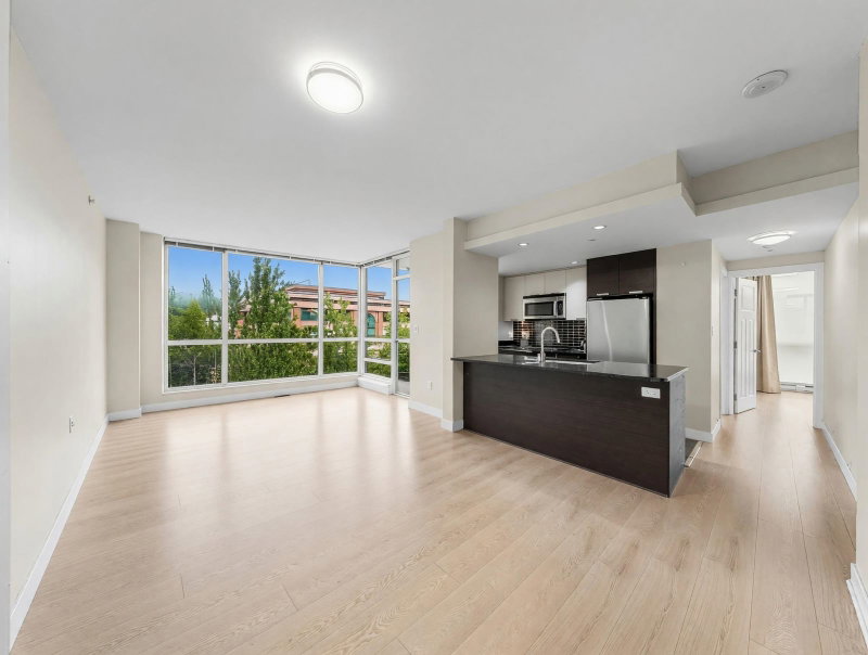 605 - 2968 Glen Dr.