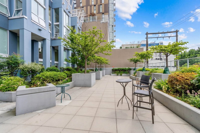 1006 - 933 Seymour Street