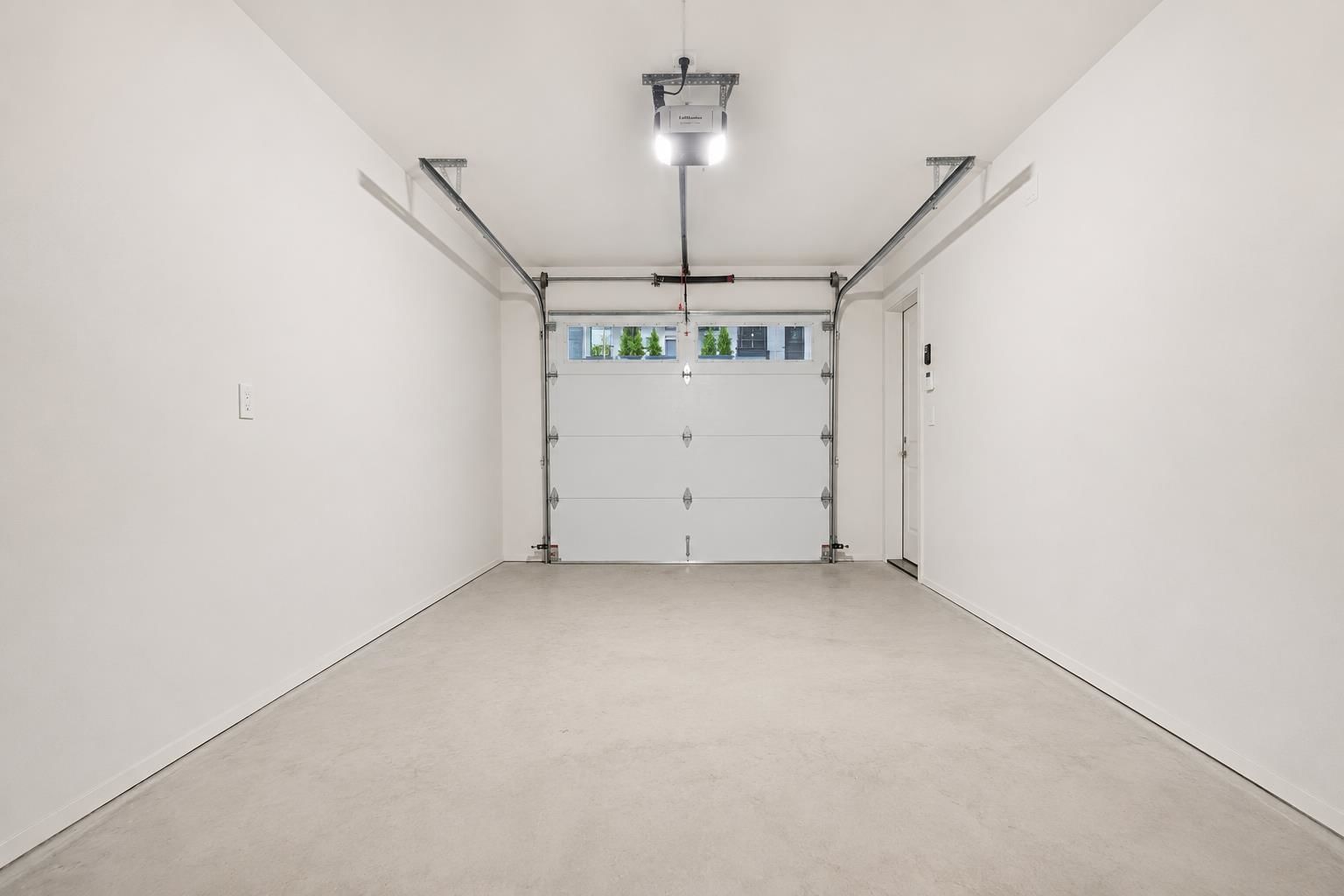 Listing Image 30