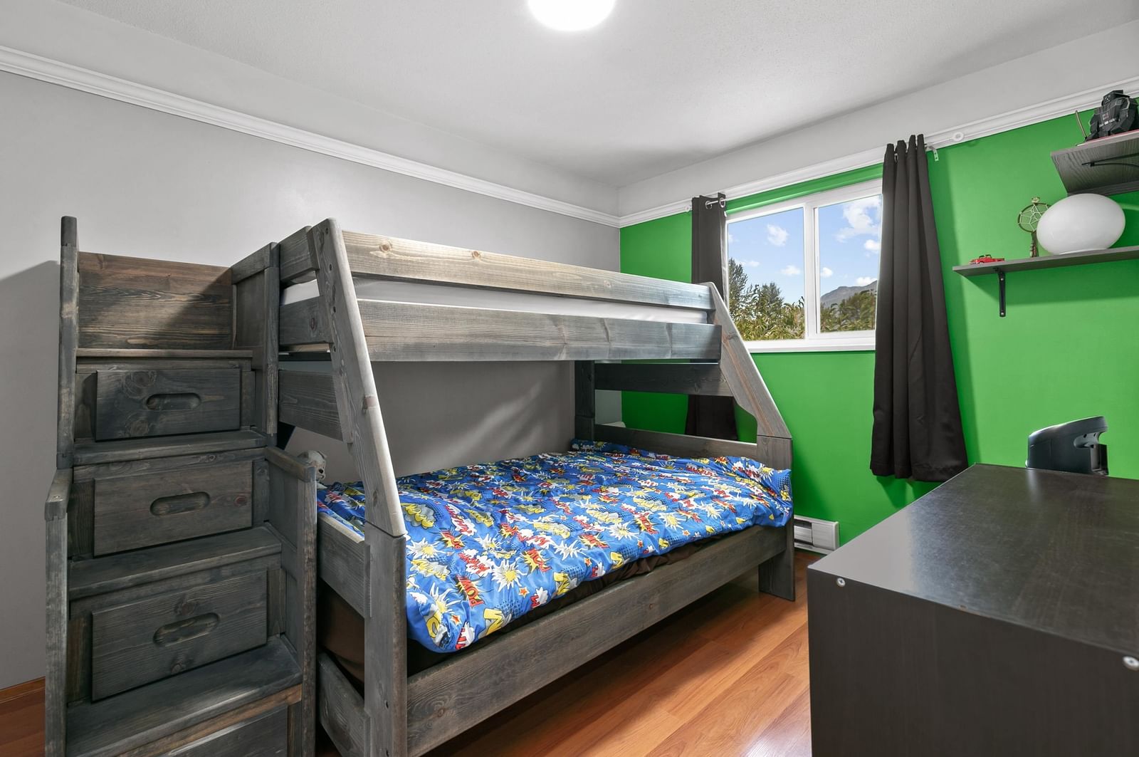 Listing Image 11