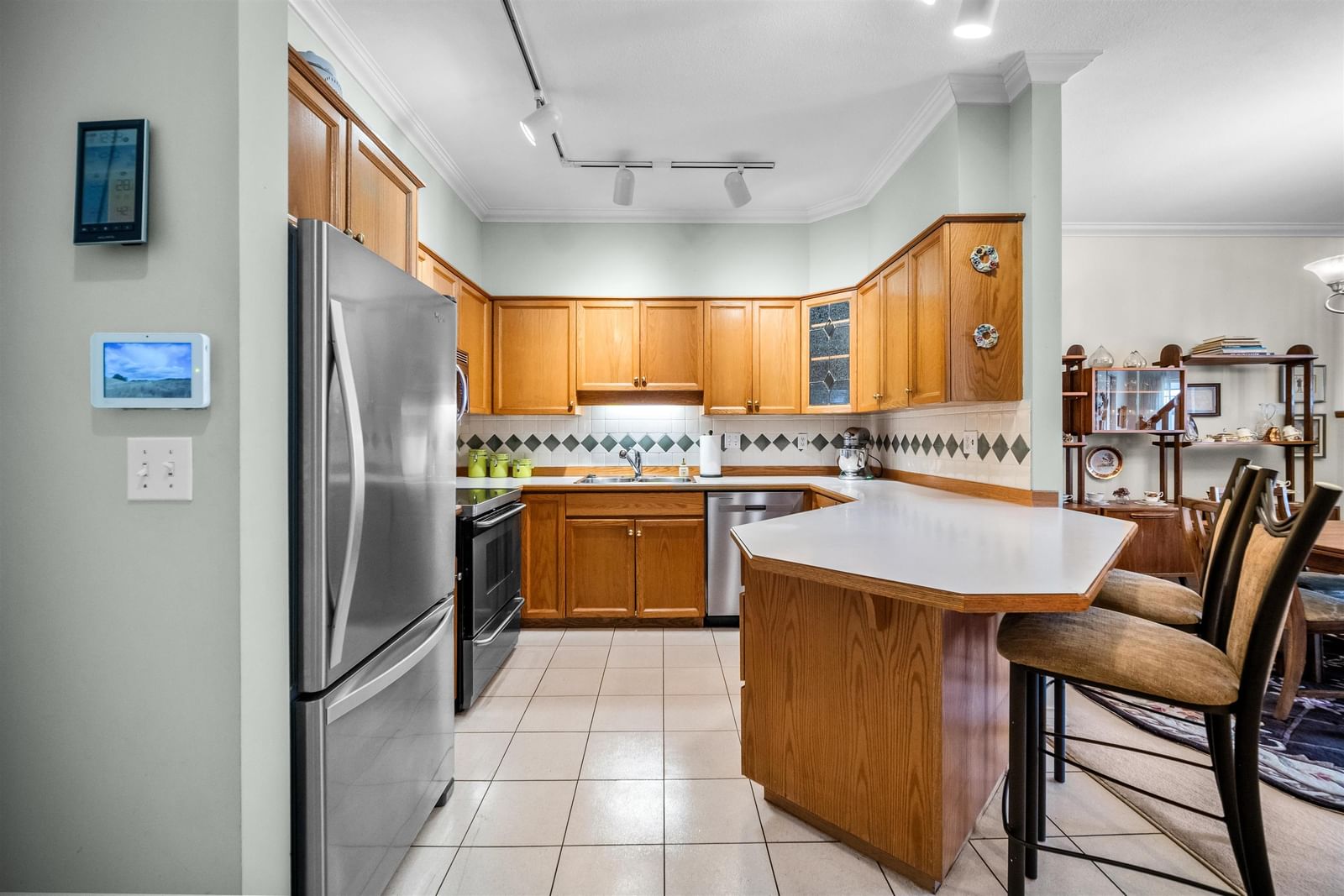 Listing Image 3