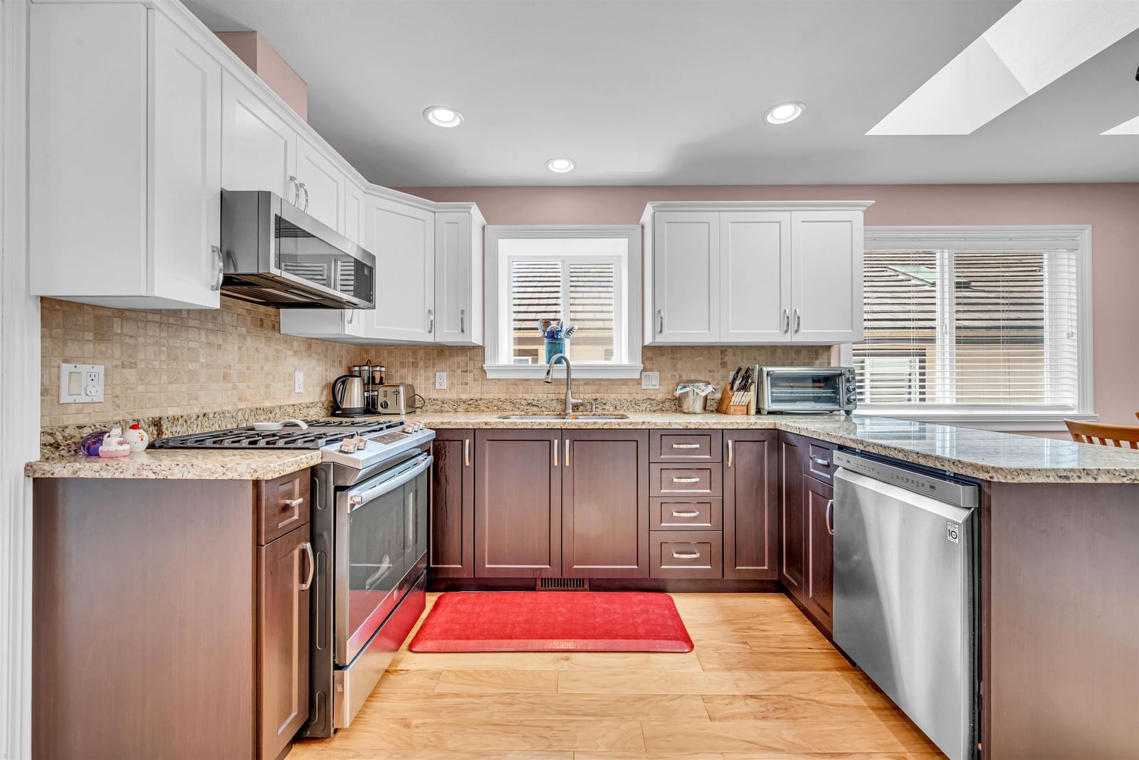 Listing Image 11