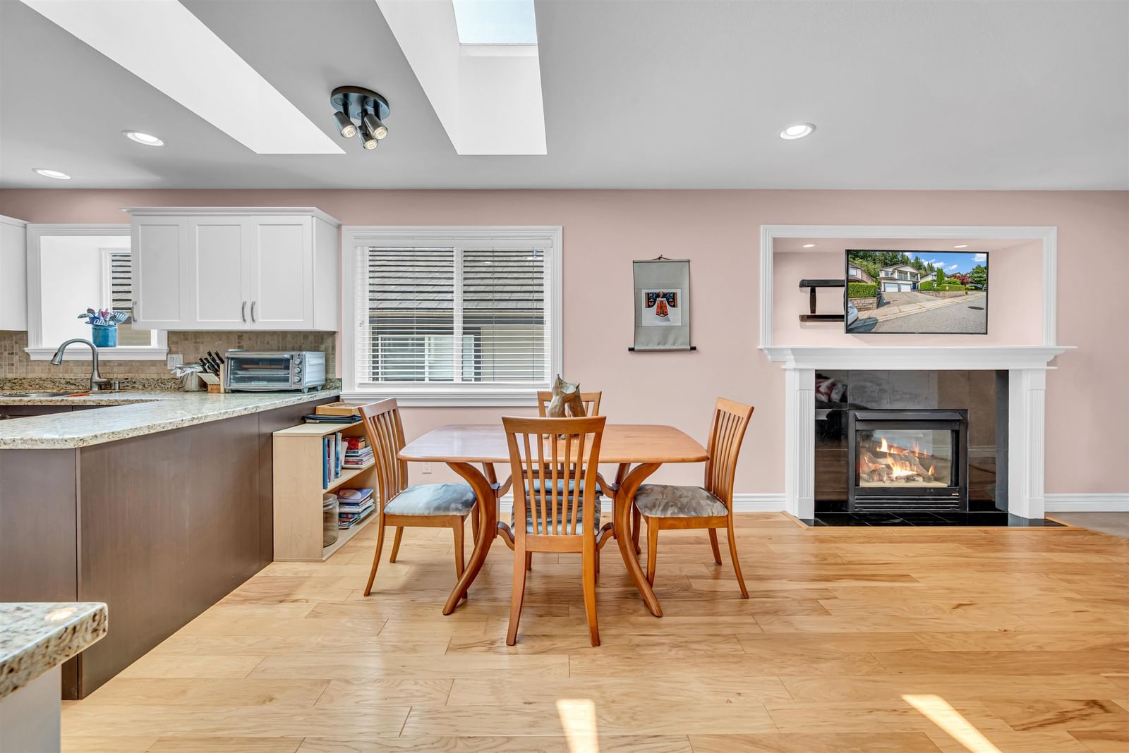 Listing Image 13