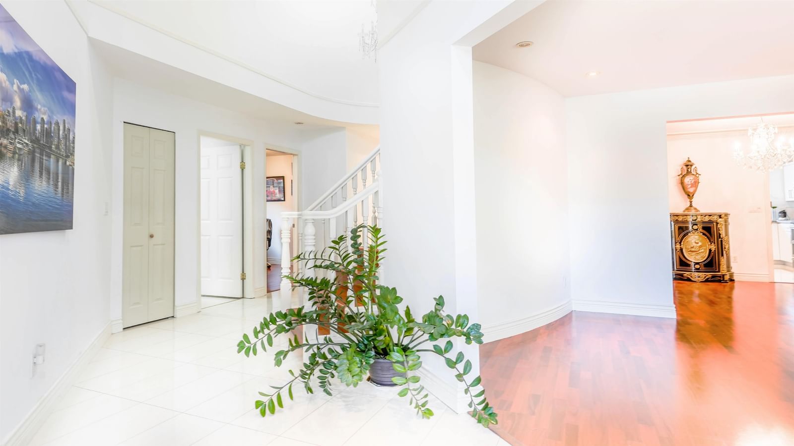 Listing Image 4