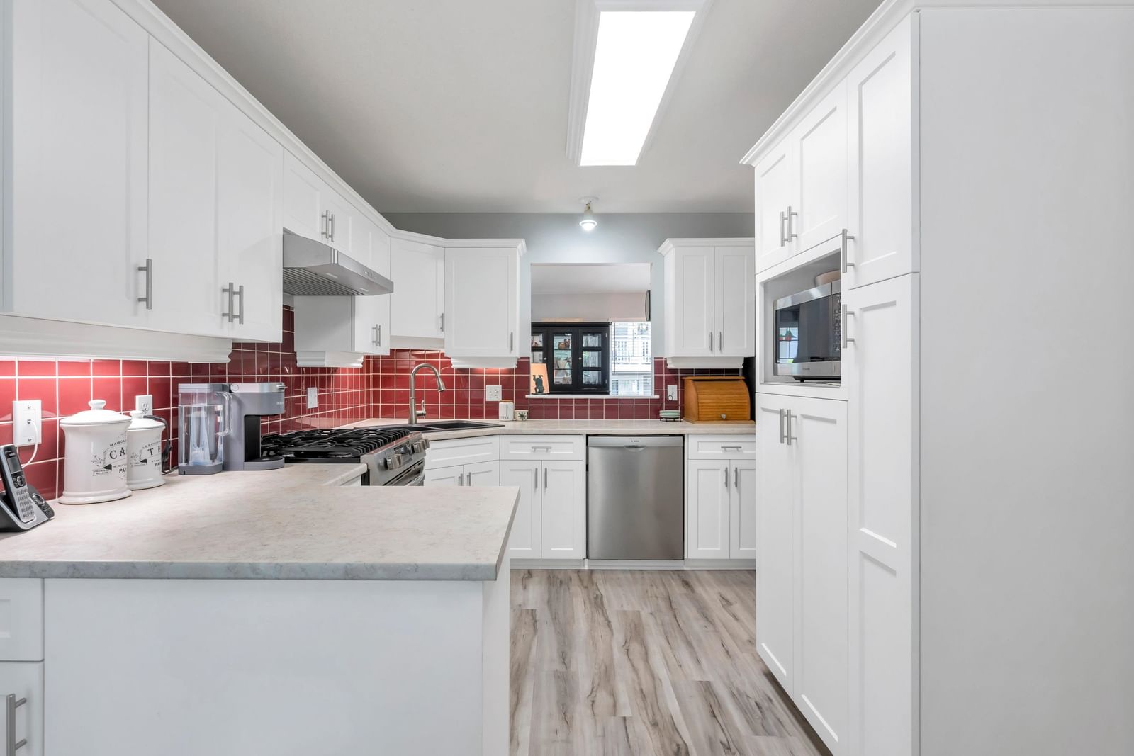 Listing Image 10