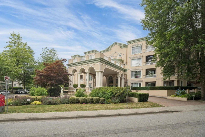 411 - 2995 Princess Crescent