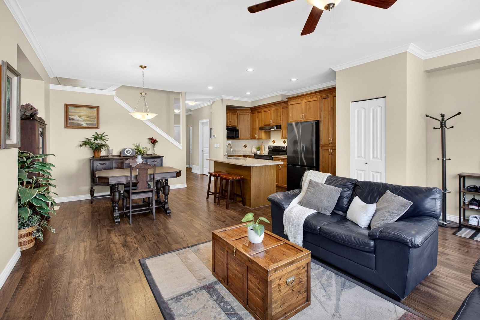Listing Image 15