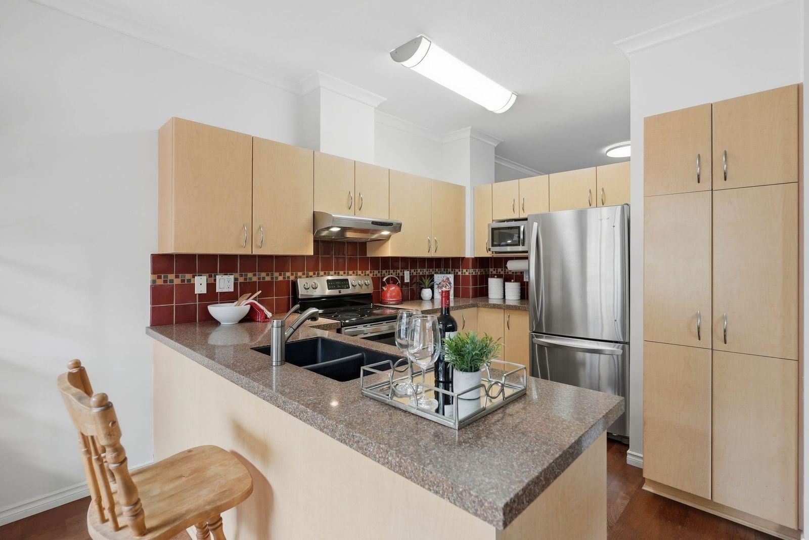 Listing Image 12