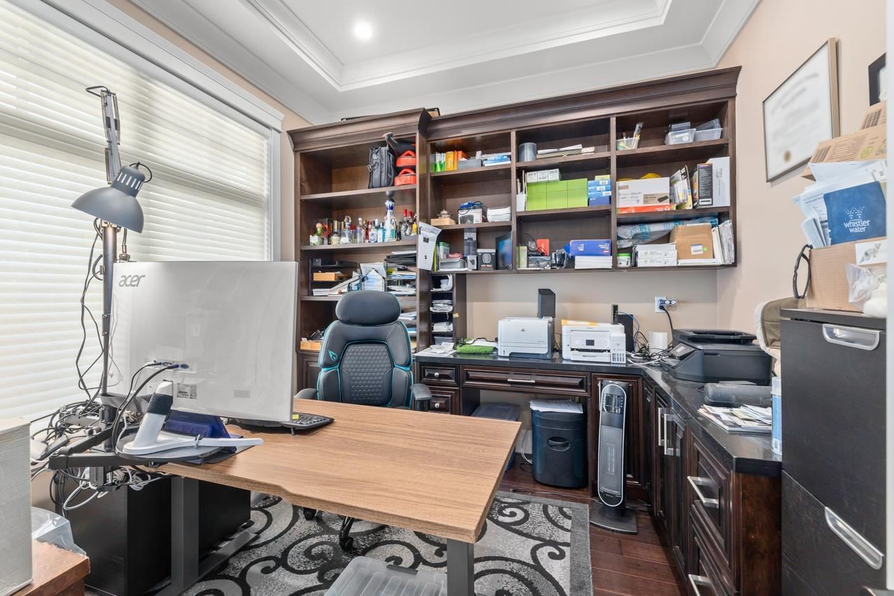 Listing Image 10