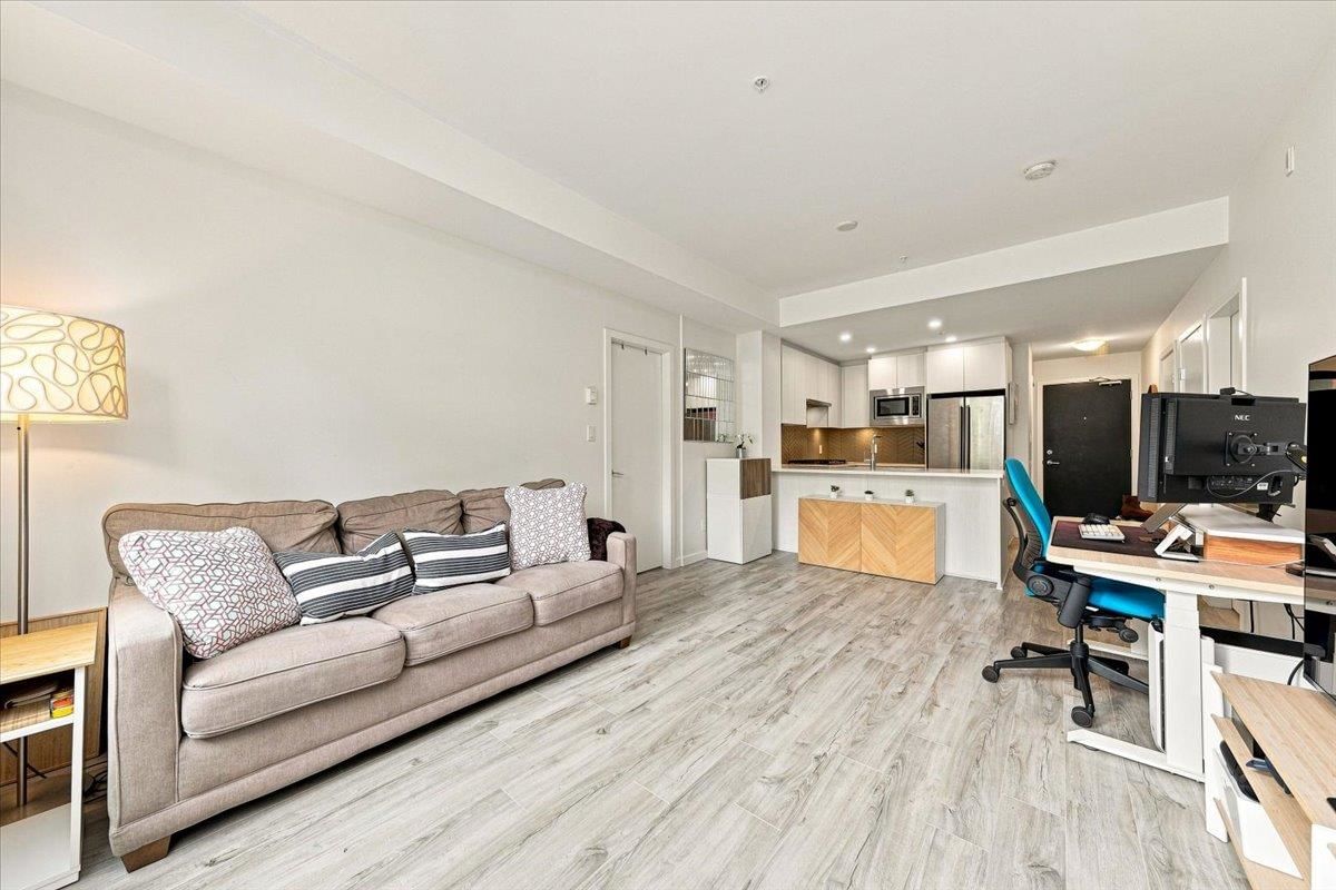 Listing Image 5