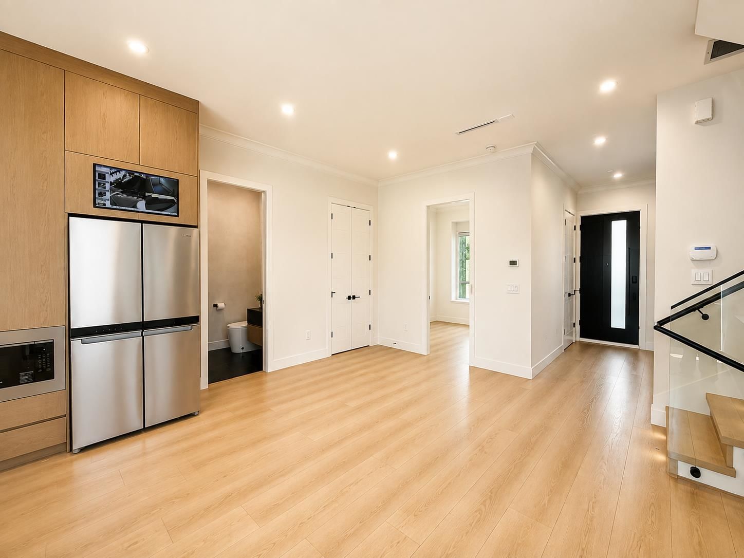 Listing Image 8