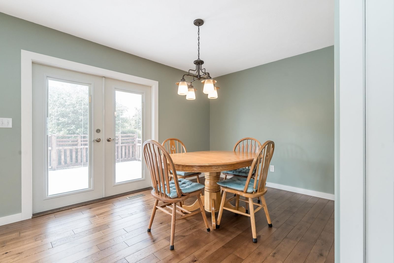 Listing Image 22