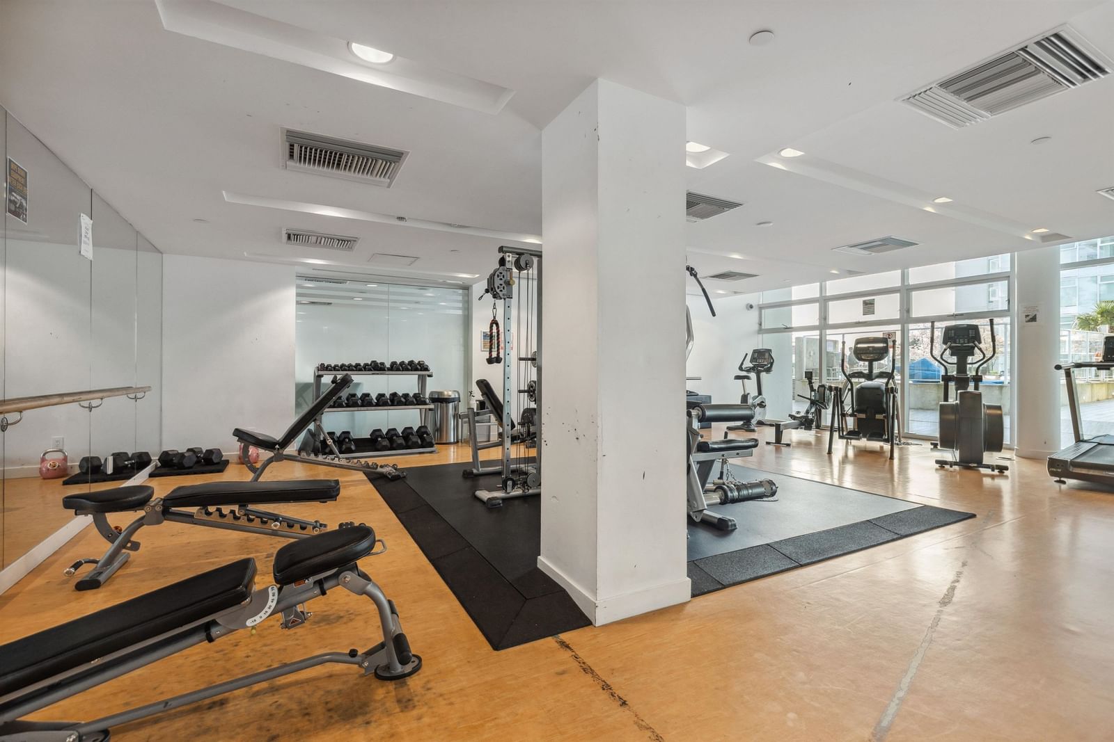 Listing Image 20