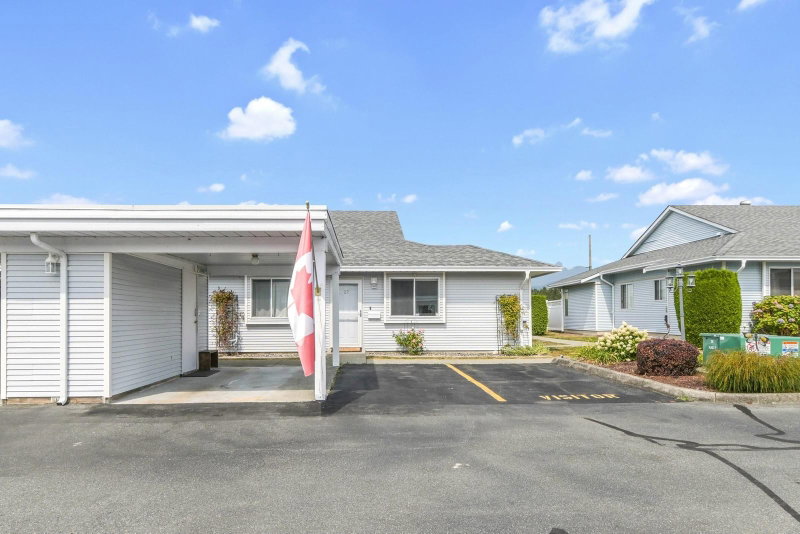 27 - 23580 Dewdney Trunk Road