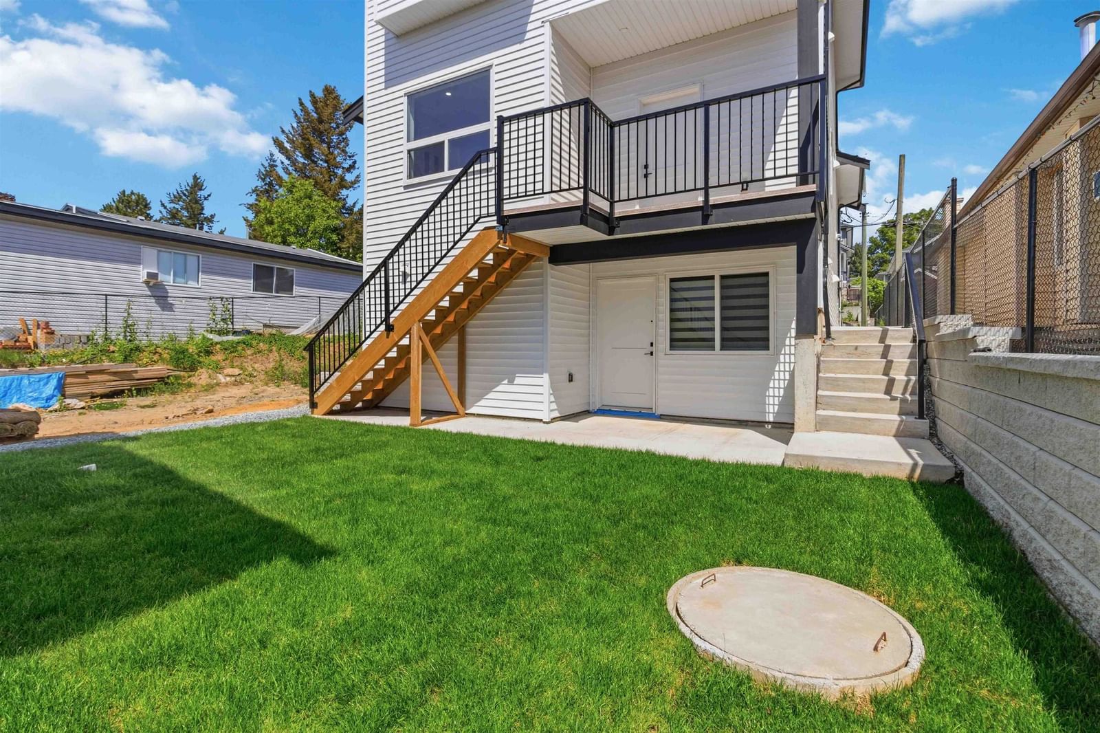 Listing Image 6