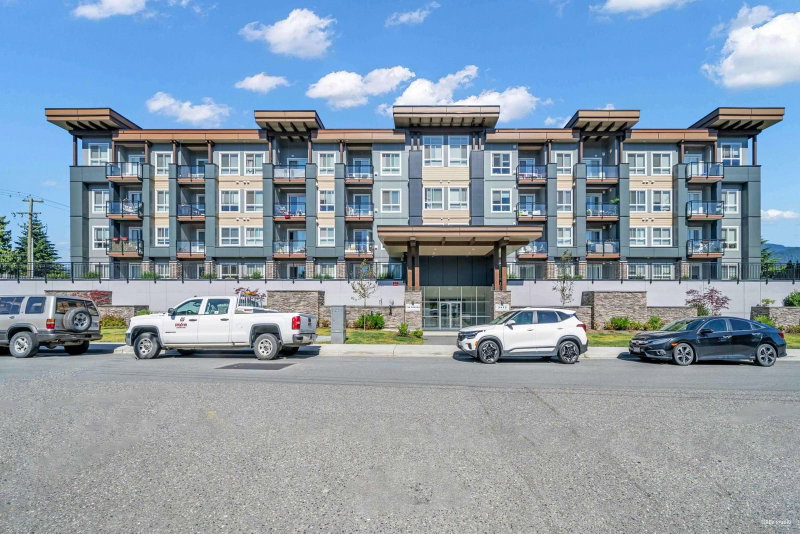 201 - 9450 Robson Street