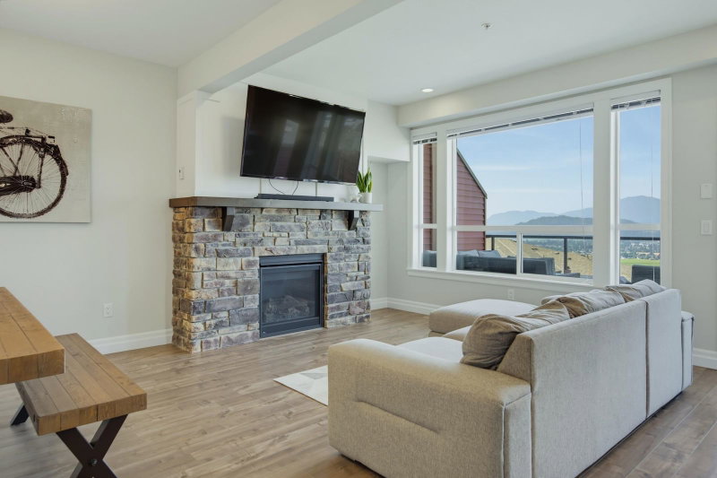 92 - 6026 Lindeman Street