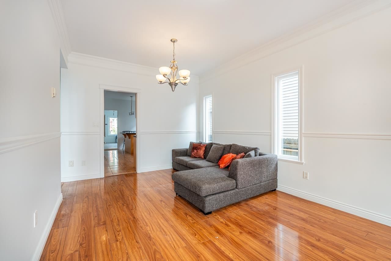 Listing Image 9