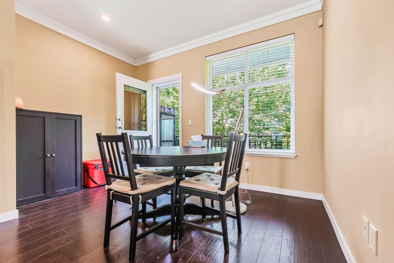 Listing Image 12