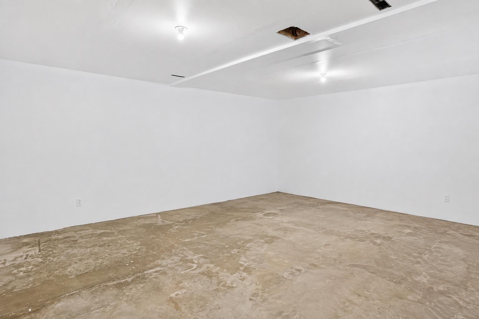 Listing Image 27