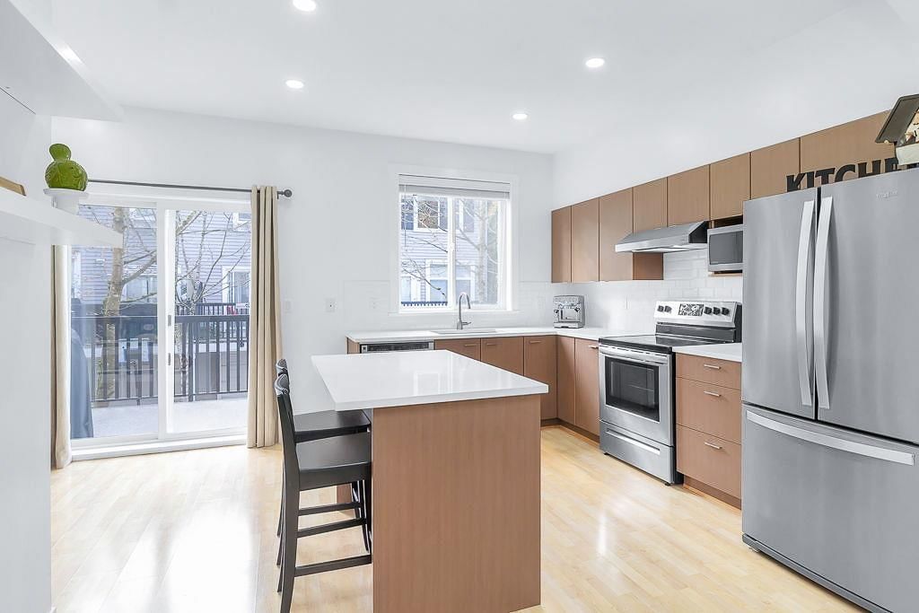 Listing Image 10