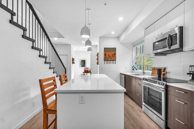 B210 - 20087 68 Avenue