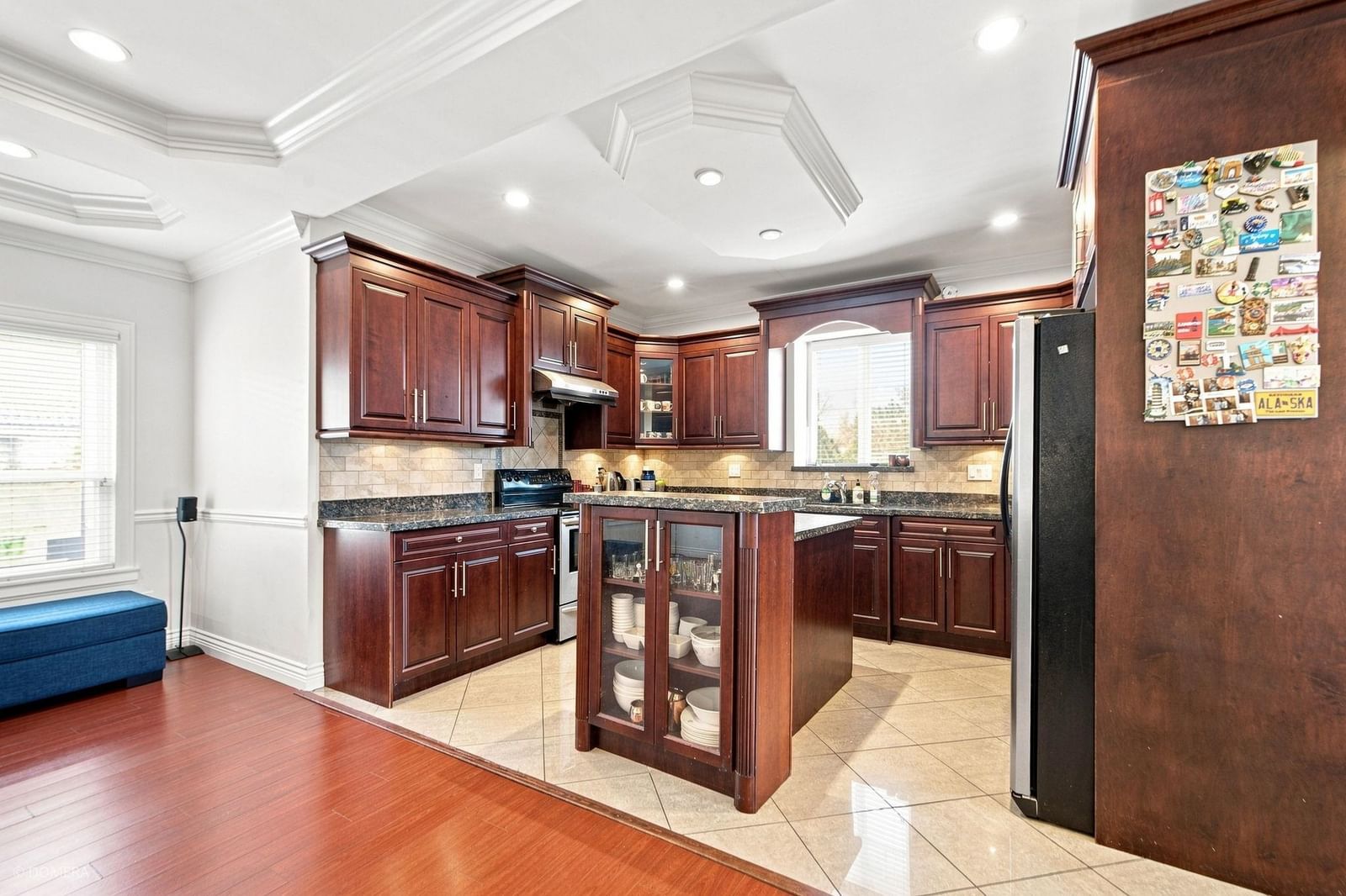 Listing Image 10