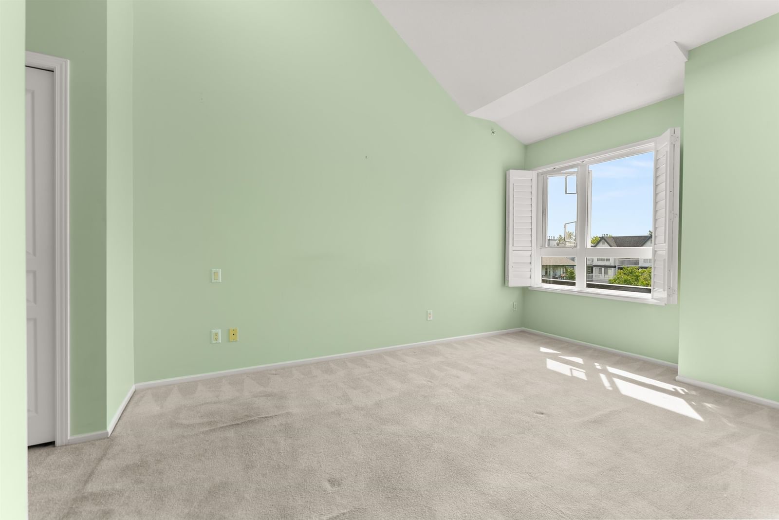 Listing Image 24
