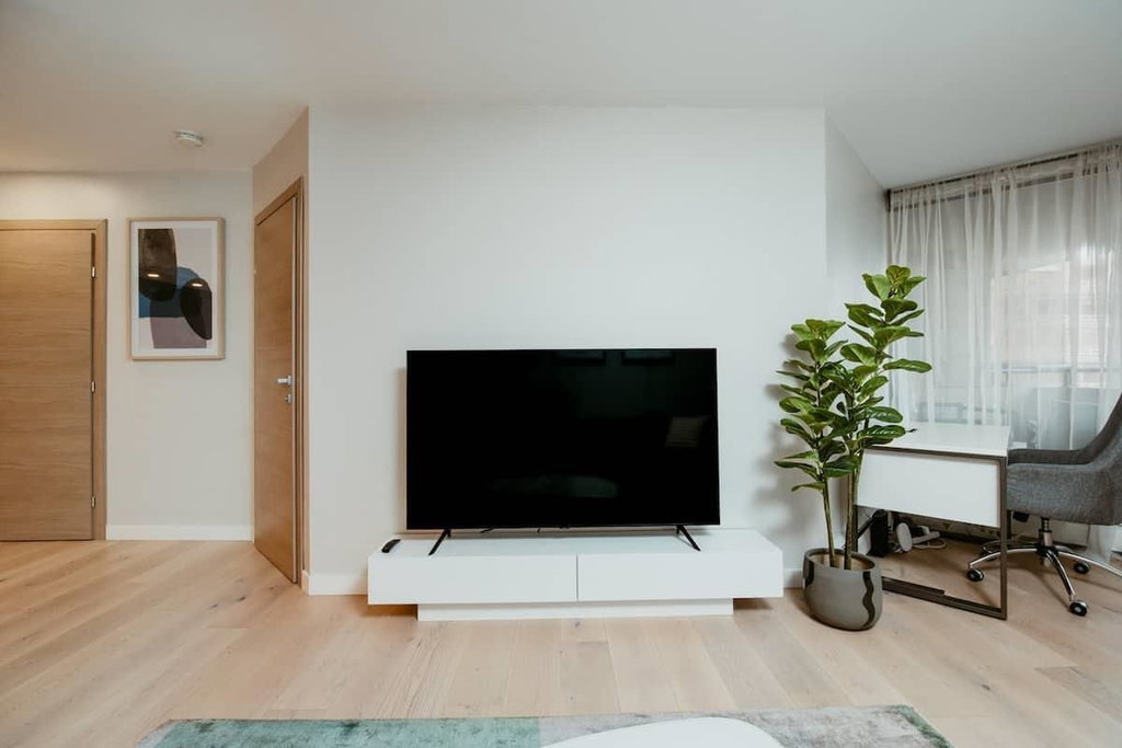 407 - 1455 Robson Street 4
