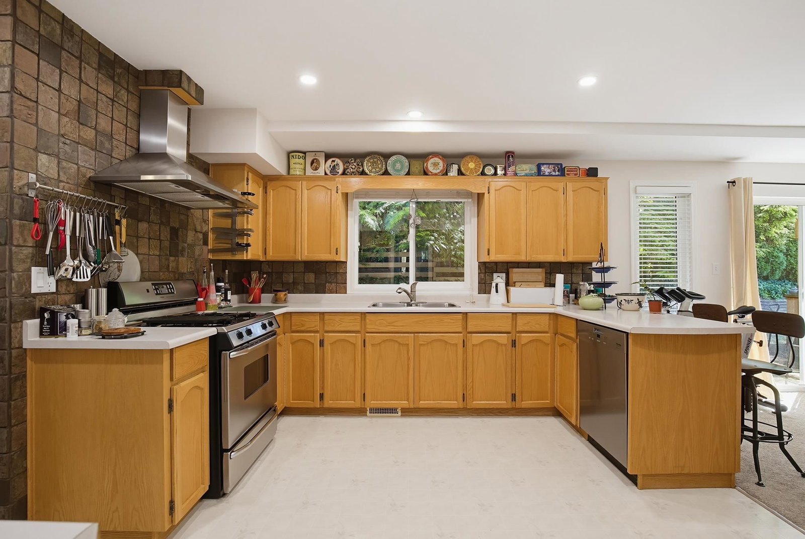 Listing Image 3