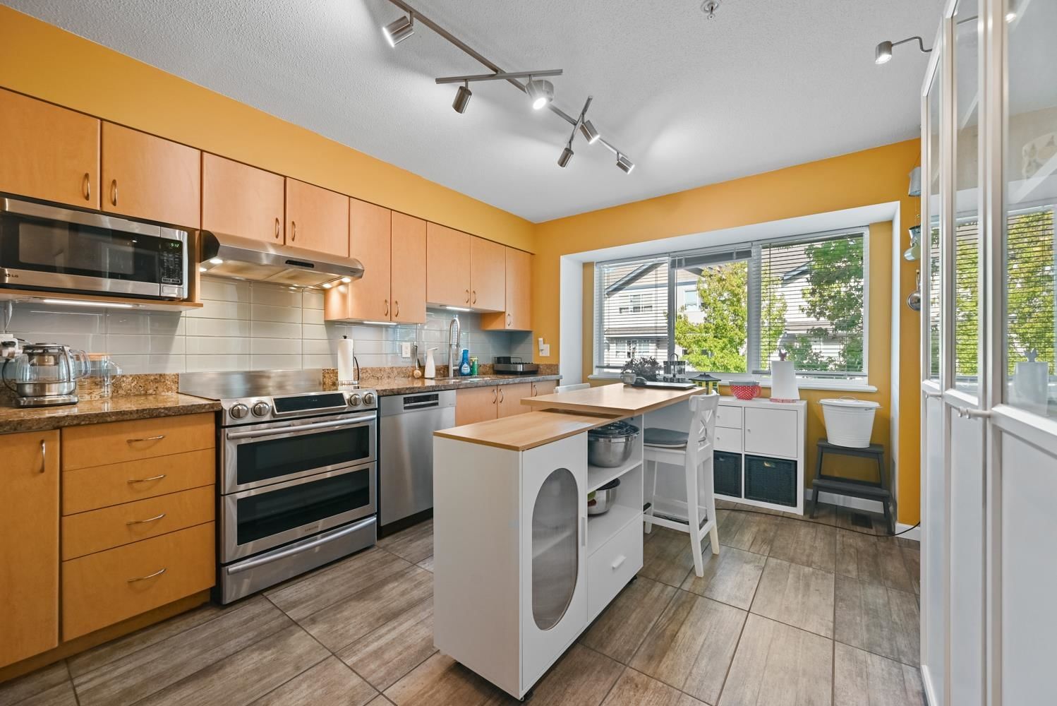 Listing Image 10