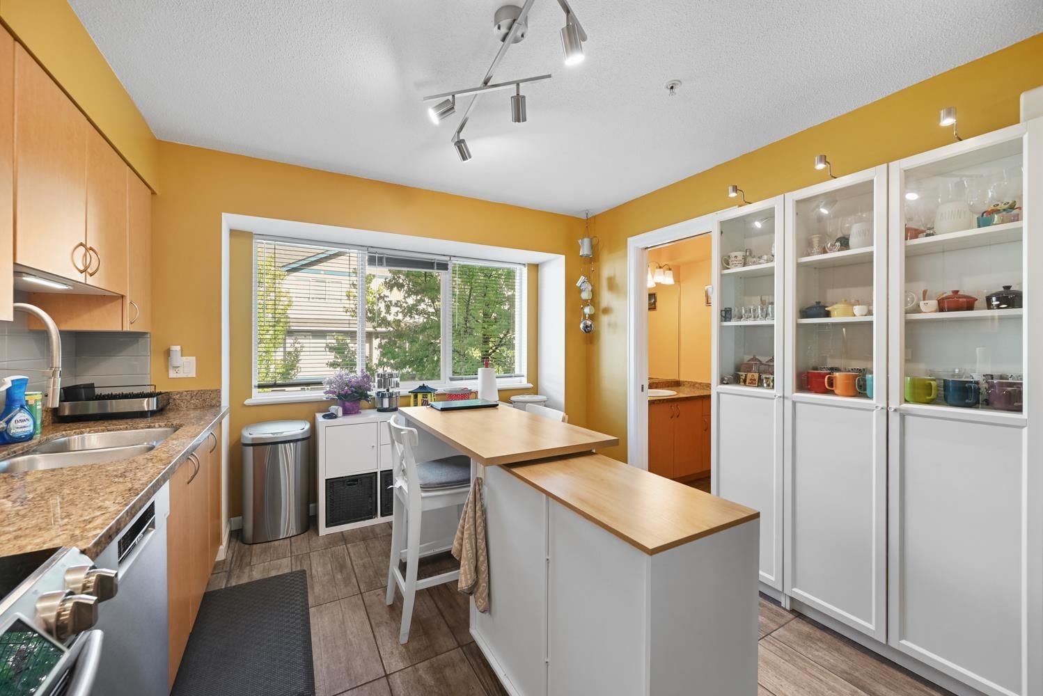 Listing Image 14