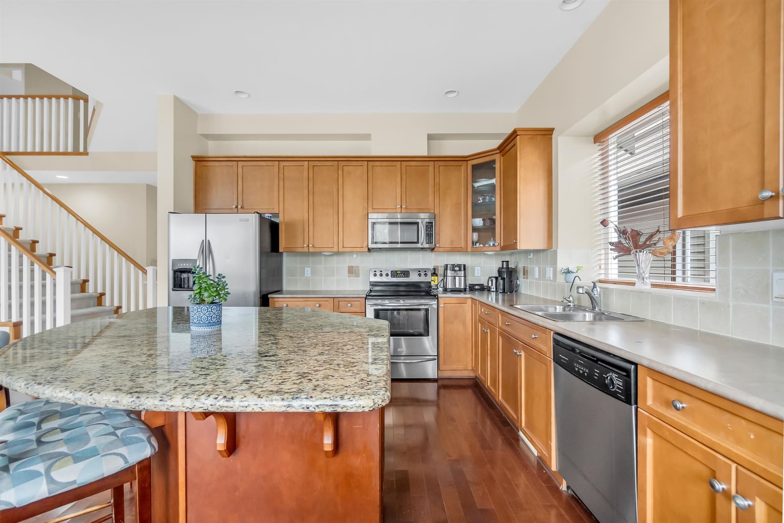 Listing Image 18