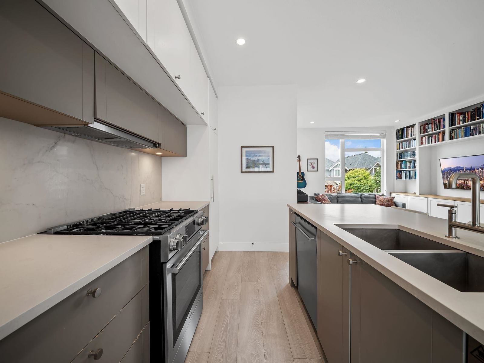 Listing Image 9