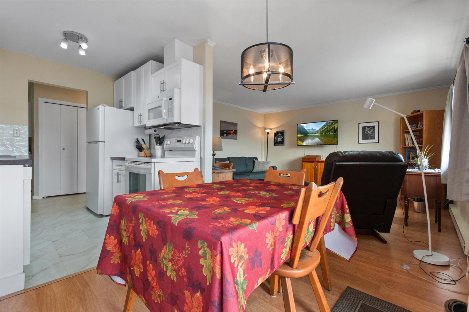 Listing Image 16