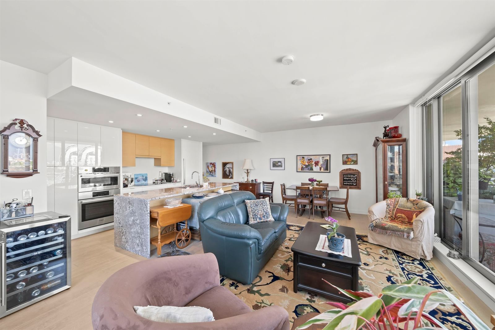 Listing Image 6