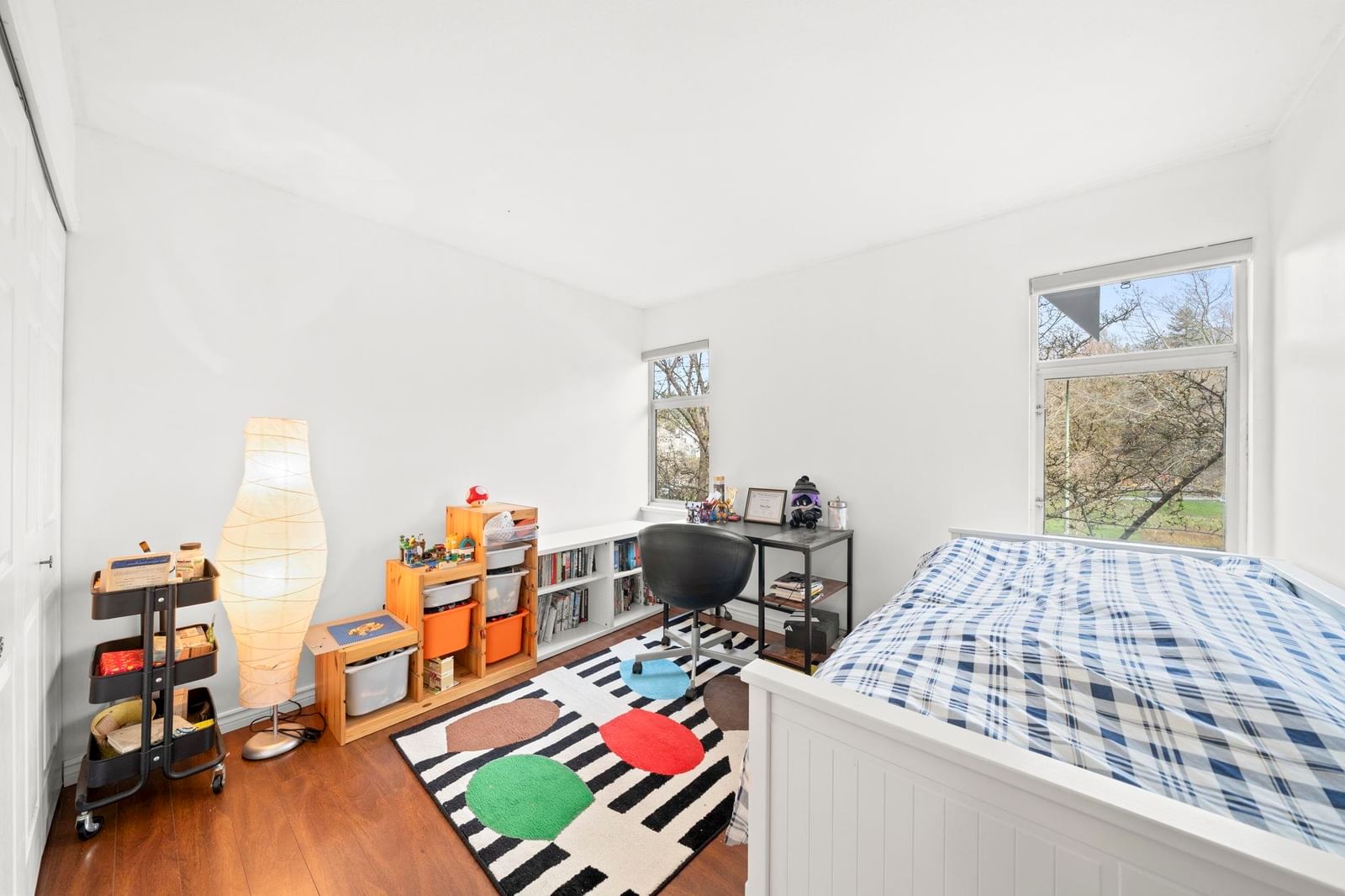 Listing Image 10