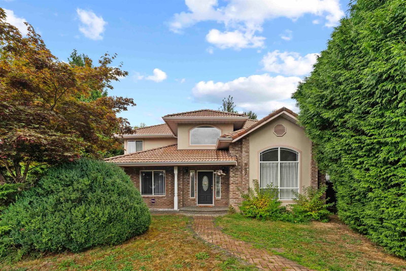 887 Riverside Drive