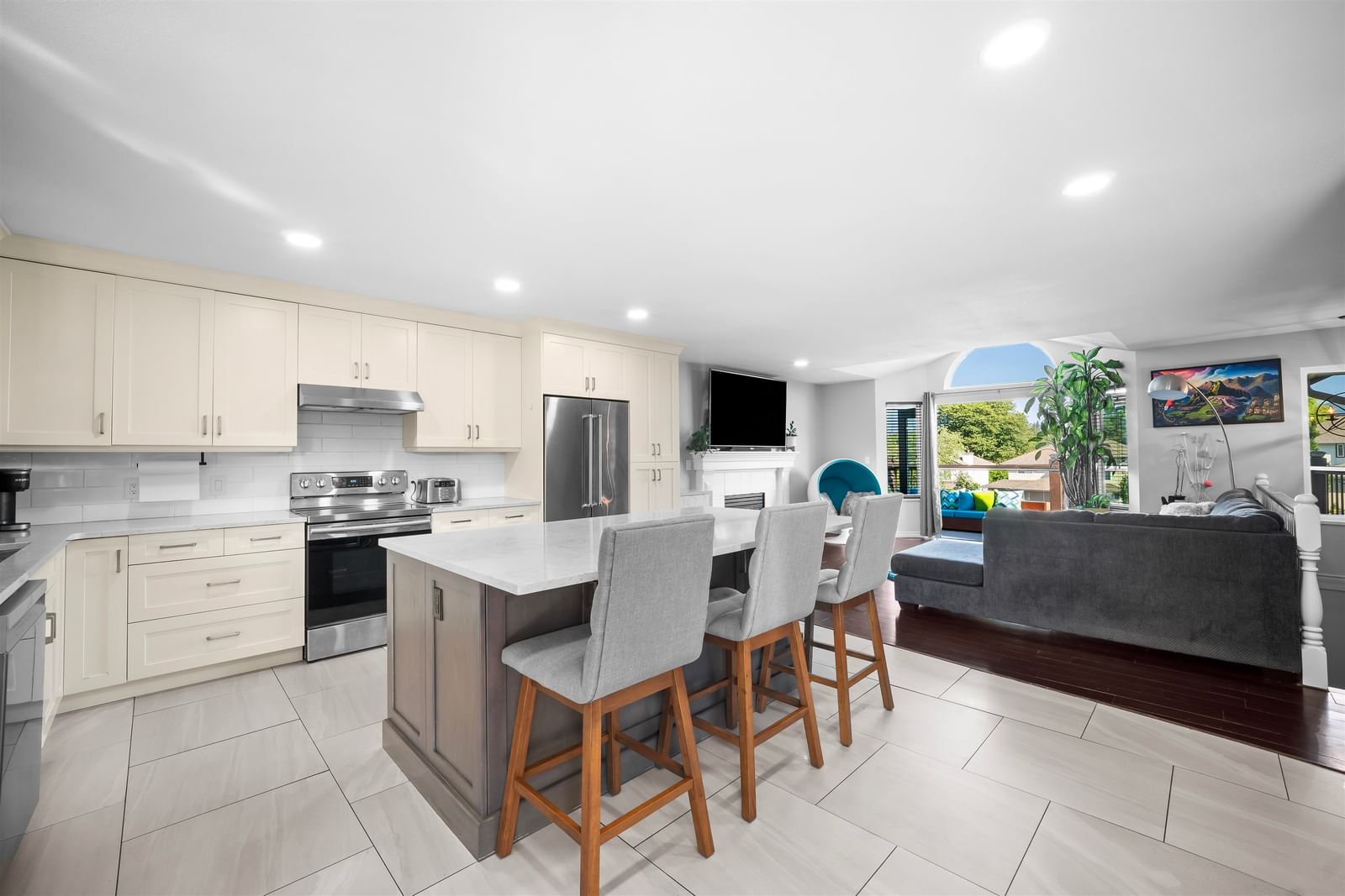Listing Image 11