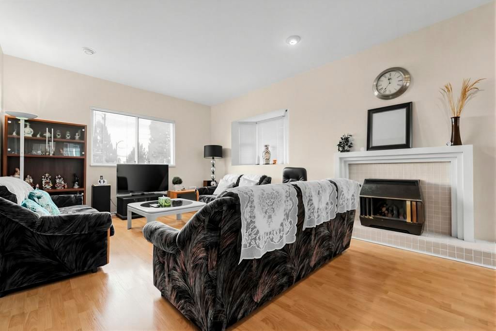 Listing Image 17