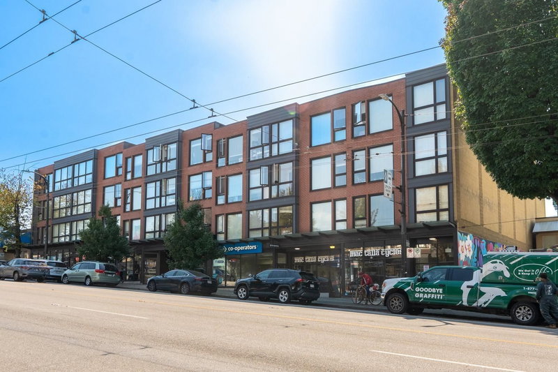 206 - 2636 Hastings Street E
