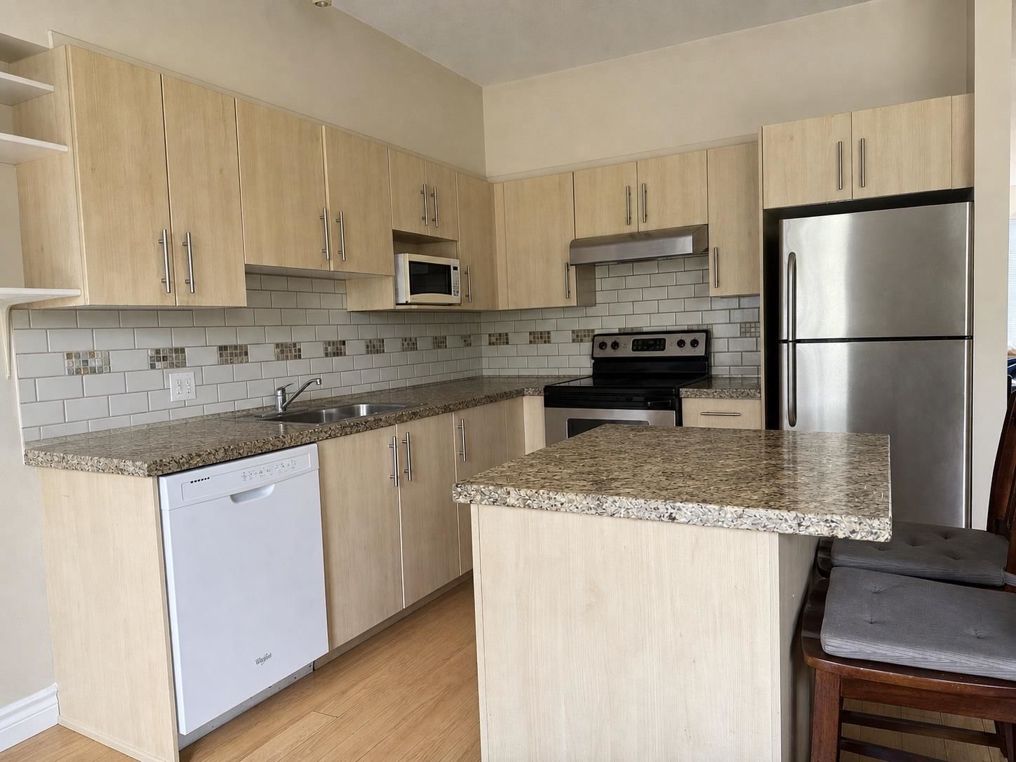 Listing Image 14