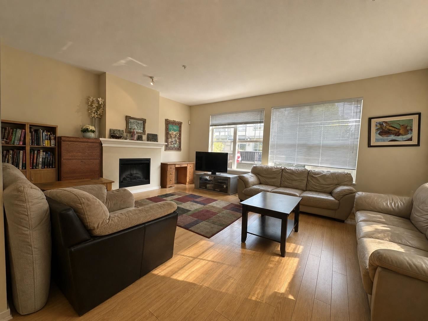 Listing Image 5
